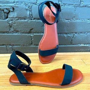 Size 9 American Eagle Sandals 🔆 NEVER WORN 🔆